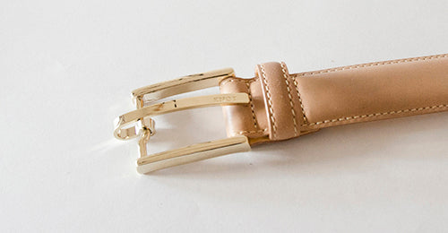 CORDOVAN BELT(ナチュラル)のバックル(表)