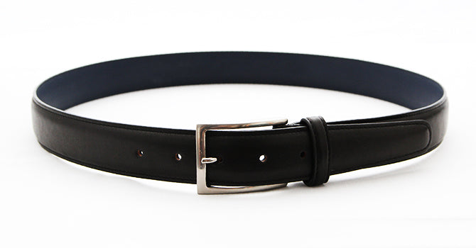 attire FRENCH CALF BELT(ブラック)の全体像