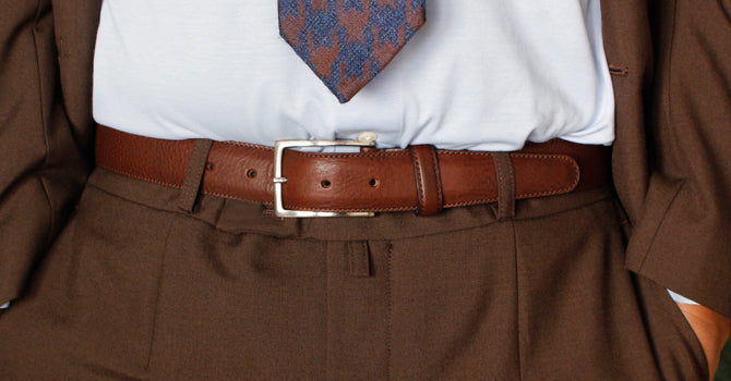 attire ITALIAN VACCHETA LEATHER BELT(ダークブラウン)の着用イメージ