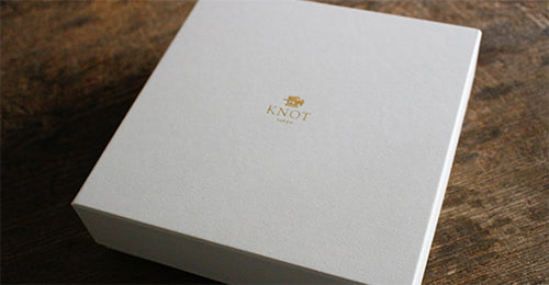 attire FRENCH CALF BELTとFRENCH CALF COMPACT WALLETのセットの外箱