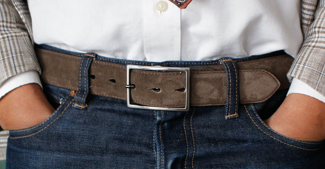 MERCER SPANISH SUEDE LEATHER BELT(ダークブラウン)の着用イメージ