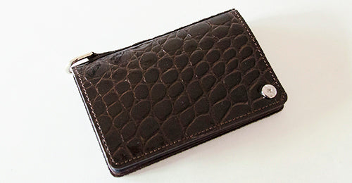 CROCODILE COIN & CARD PURSE （ダークブラウン）の全体像