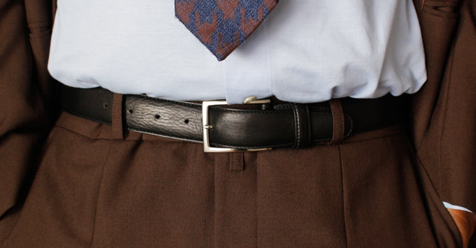 attire ITALIAN VACCHETA LEATHER BELT（ブラック）の着用イメージ