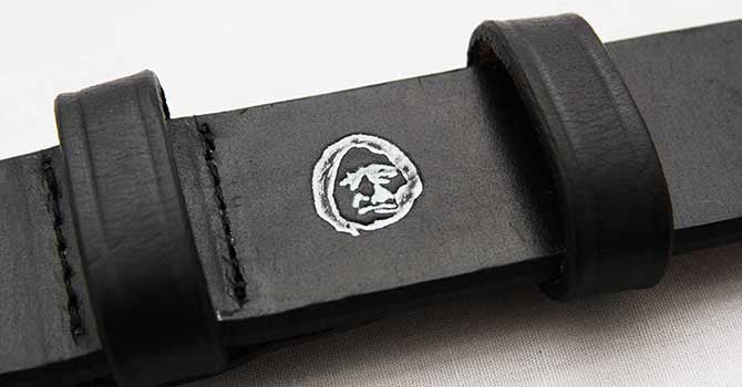 MERCER UK SADDLE LEATHER BELT（ブラック）の刻印